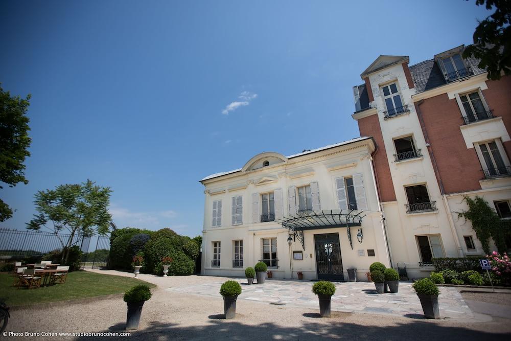 Pavillon Henri IV Hotel Restaurant Gastronomique Terrasse Saint-Germain-en-Laye Buitenkant foto